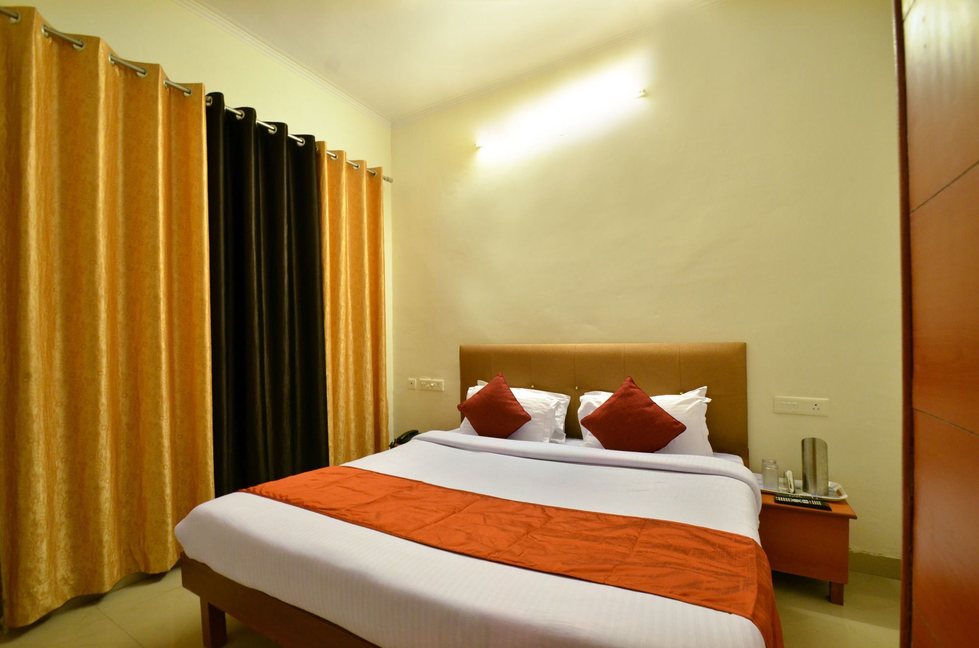 Oyo Platinum Inn Nayagaon Exterior foto