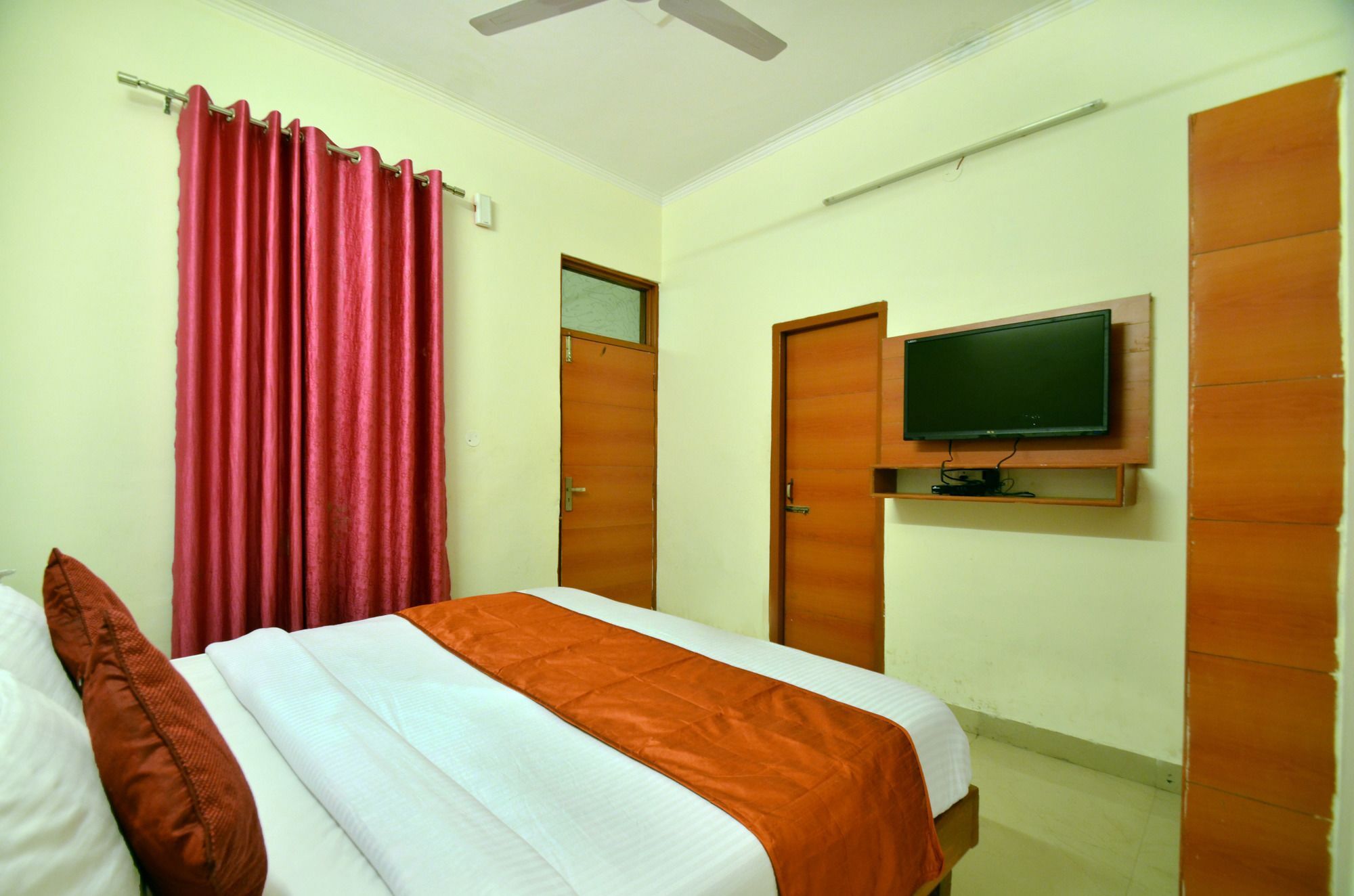 Oyo Platinum Inn Nayagaon Exterior foto